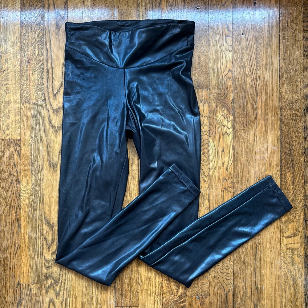HUE Shiny Black Leggings Size XS